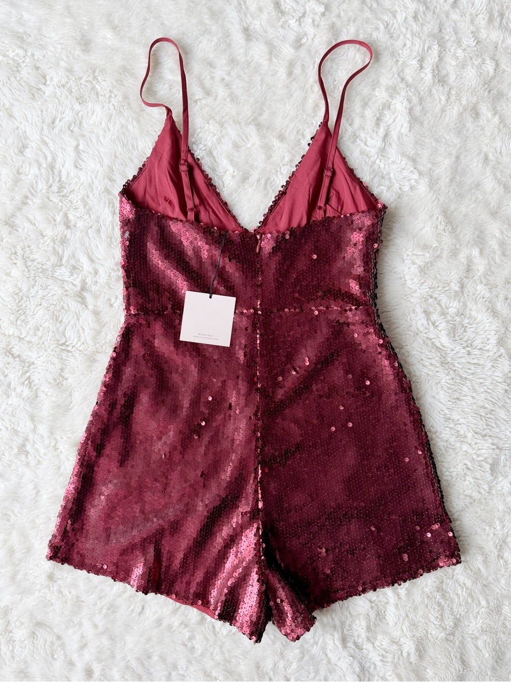 NWT Superdown Woman Red Sequins V-Neck Spaghetti Straps Romper XS Cocktail Party - Picture 3 of 7